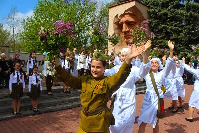 Афиша праздничных мероприятий 1-9 мая 2022 в городе-курорте Кисловодске